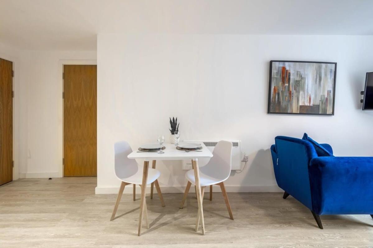 A Modern Apartment In Preston City Centre Extérieur photo