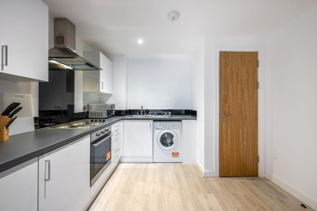 A Modern Apartment In Preston City Centre Extérieur photo